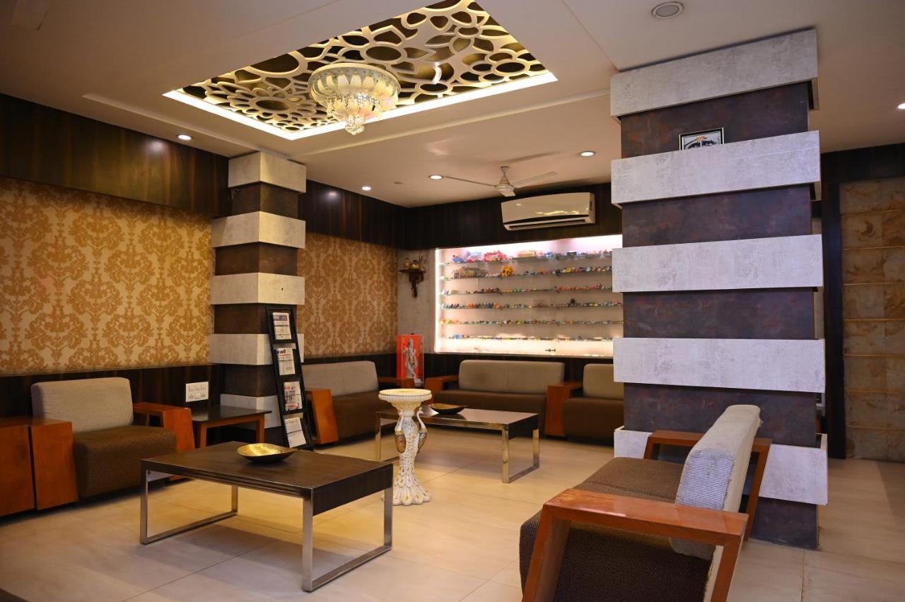 Hotel Center Point โซลาปูร์ ภายนอก รูปภาพ